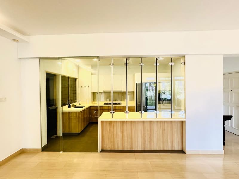 Pinewood Gardens Condominium For Sale at S$ 4,300,000 | PropertyGuru Singapore - Kitchen