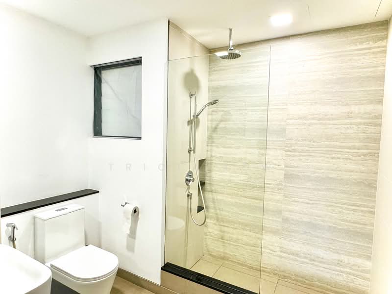 Pinewood Gardens Condominium For Sale at S$ 4,300,000 | PropertyGuru Singapore - Bathroom
