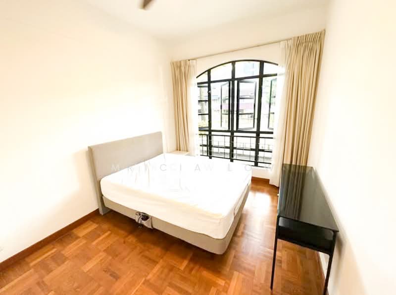 Pinewood Gardens Condominium For Sale at S$ 4,300,000 | PropertyGuru Singapore - Bedroom