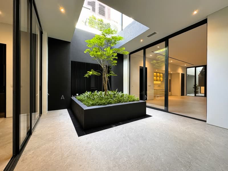 Holland Grove Brand New Luxurious Modern Detached Detached House For Sale at S$ 18,880,000 | PropertyGuru Singapore - Interior