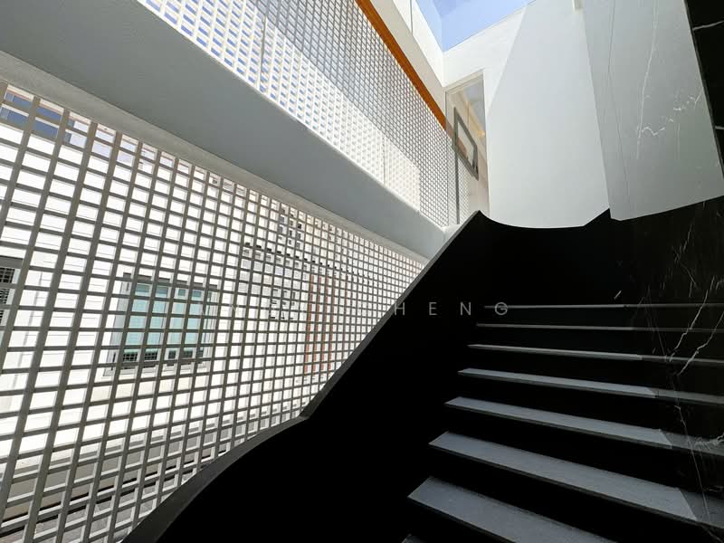 Holland Grove Brand New Luxurious Modern Detached Detached House For Sale at S$ 18,880,000 | PropertyGuru Singapore - Interior