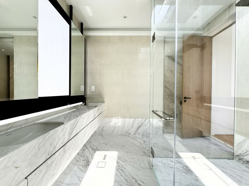 Holland Grove Brand New Luxurious Modern Detached Detached House For Sale at S$ 18,880,000 | PropertyGuru Singapore - Bathroom