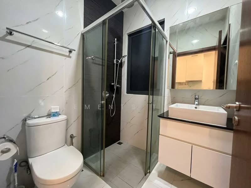 Urban Vista Condominium For Sale at S$ 960,000 | PropertyGuru Singapore - Bathroom