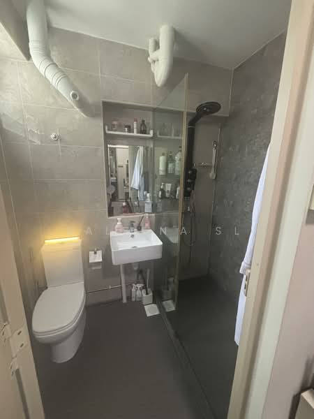 228 Simei Street 4, 228 Simei Street 4, 3 Bedrooms, 1,313 sqft, HDB Flat For Sale, by Saleena SL, 500081879 - Bathroom - PropertyGuru.com.sg