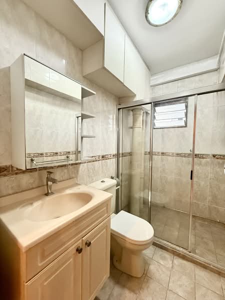 375 Hougang Street 31 HDB Flat For Sale at S$ 1,200,000 | PropertyGuru Singapore - Bathroom