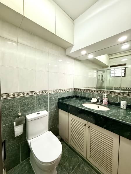 375 Hougang Street 31 HDB Flat For Sale at S$ 1,200,000 | PropertyGuru Singapore - Bathroom