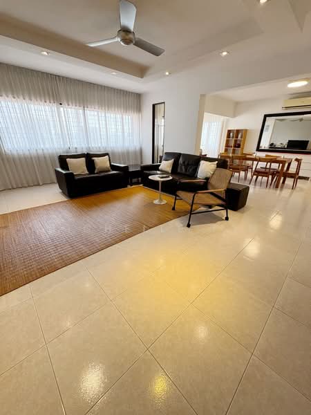 Braddell View Apartment For Sale at S$ 1,900,000 | PropertyGuru Singapore - Living Room