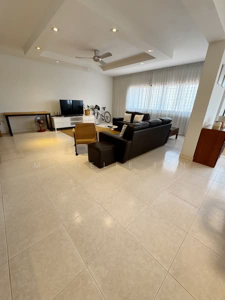 Braddell View Apartment For Sale at S$ 1,900,000 | PropertyGuru Singapore - Living Room