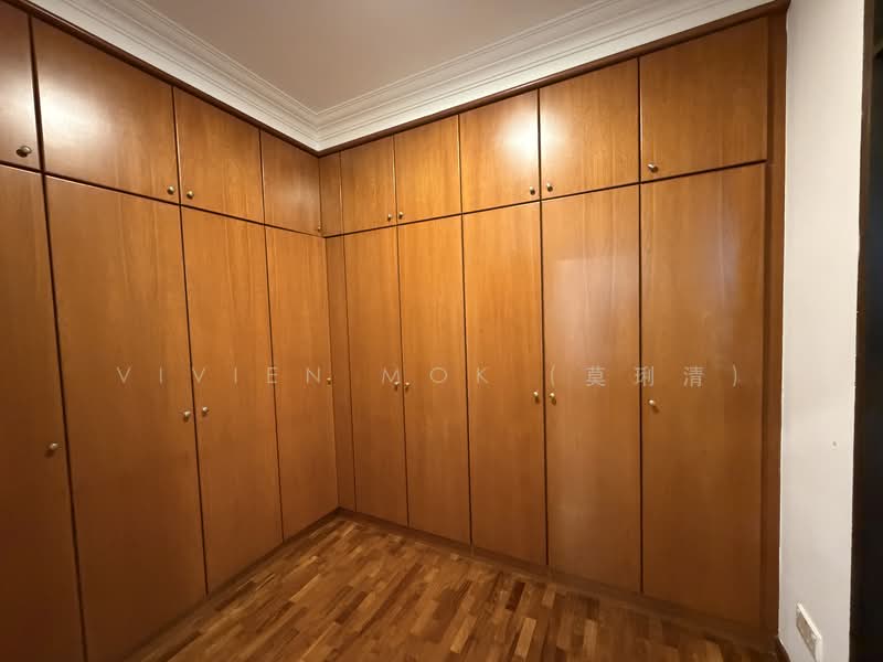 3-Storey Bungalow Near Singapore American School Bungalow House For Sale at S$ 4,380,000 | PropertyGuru Singapore - Walk-in closet