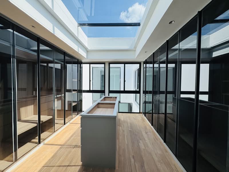 Brand New with pool & Jacuzzi, 5 levels with lift for Muti-generation Terraced House For Sale at S$ 9,580,000 | PropertyGuru Singapore - Interior