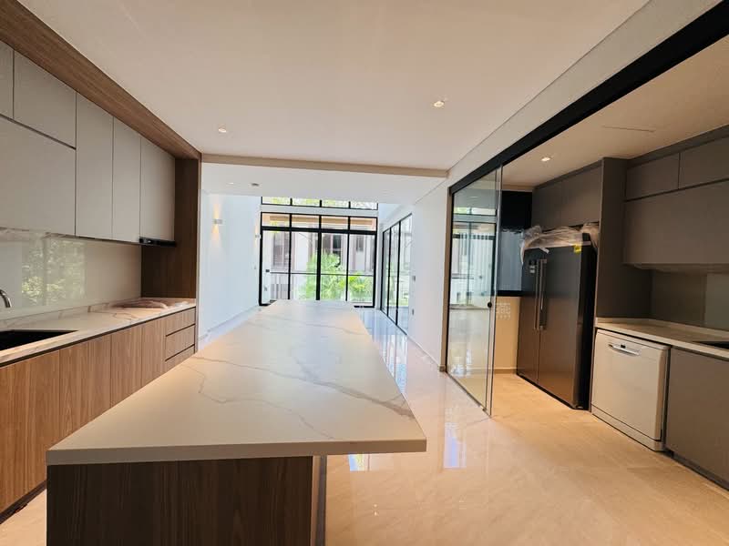 Brand New with pool & Jacuzzi, 5 levels with lift for Muti-generation Terraced House For Sale at S$ 9,580,000 | PropertyGuru Singapore - Kitchen
