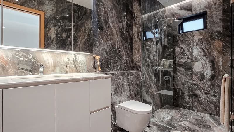 Golden Hill Estate, 18 Li Hwan View, 6 Bedrooms, 5,000 sqft, Semi-Detached House For Sale, by Edwin Leong, 500081893 - Bathroom - PropertyGuru.com.sg