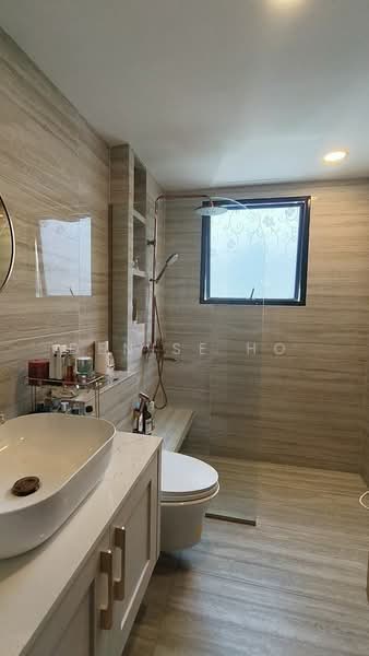Central Green, 3 Jalan Membina, 4 Bedrooms, 1,528 sqft, Condominium For Sale, by Denise Ho, 500081897 - Bathroom - PropertyGuru.com.sg
