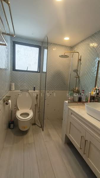 Central Green, 3 Jalan Membina, 4 Bedrooms, 1,528 sqft, Condominium For Sale, by Denise Ho, 500081897 - Bathroom - PropertyGuru.com.sg