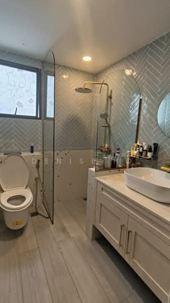 Central Green, 3 Jalan Membina, 4 Bedrooms, 1,528 sqft, Condominium For Sale, by Denise Ho, 500081897 - Bathroom - PropertyGuru.com.sg