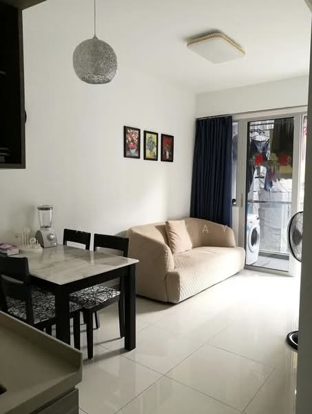 Hills TwoOne, 21 Hillview Terrace, 2 Bedrooms, 700 sqft, Apartment For Rent, by Alvin Tay, 500081922 - Living Room - PropertyGuru.com.sg