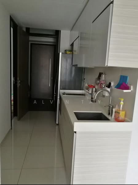 Hills TwoOne, 21 Hillview Terrace, 2 Bedrooms, 700 sqft, Apartment For Rent, by Alvin Tay, 500081922 - Kitchen - PropertyGuru.com.sg