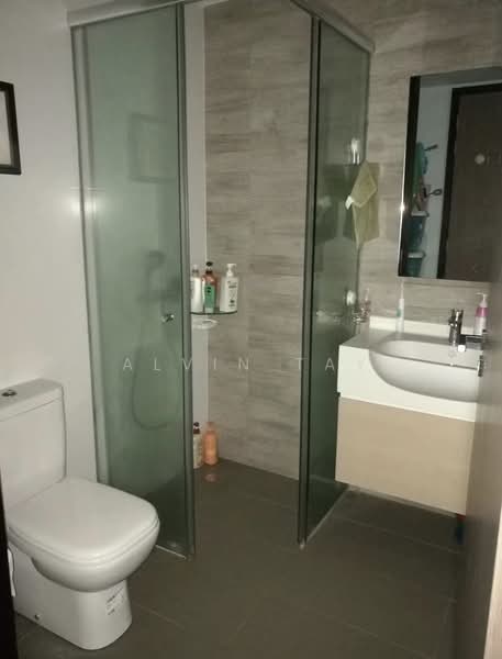 Hills TwoOne, 21 Hillview Terrace, 2 Bedrooms, 700 sqft, Apartment For Rent, by Alvin Tay, 500081922 - Bathroom - PropertyGuru.com.sg