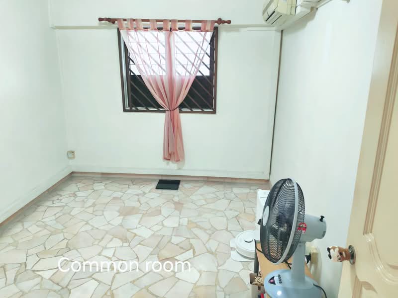 301 Ang Mo Kio Avenue 3 HDB Flat For Sale at S$ 473,000 | PropertyGuru Singapore - 2nd Room