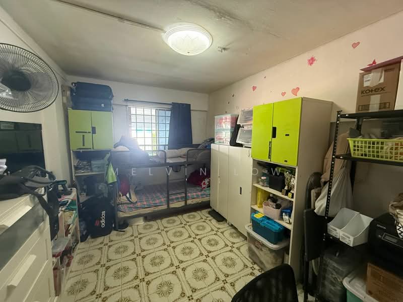 321 Hougang Avenue 5 HDB Flat For Sale at S$ 450,000 | PropertyGuru Singapore - Bedroom