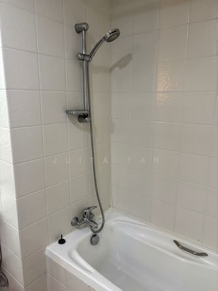 International Plaza, 10 Anson Road, Room Rental, 220 sqft, Apartment For Rent, by Juita Tan, 500081945 - Bathroom - PropertyGuru.com.sg