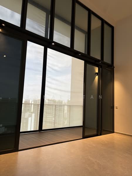 Park Colonial Condominium For Sale at S$ 3,600,000 | PropertyGuru Singapore - Balcony