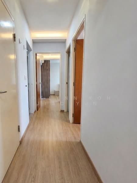 420 Clementi Avenue 1 HDB Flat For Sale at S$ 1,150,000 | PropertyGuru Singapore - Corridor