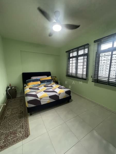 484 Admiralty Link HDB Flat For Sale at S$ 590,000 | PropertyGuru Singapore - Master Bedroom