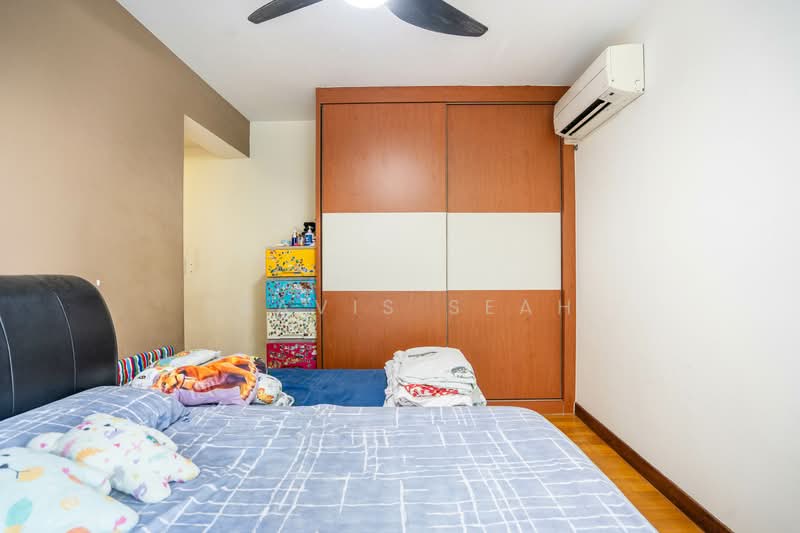 669A Edgefield Plains HDB Flat For Sale at S$ 790,000 | PropertyGuru Singapore - Bedroom