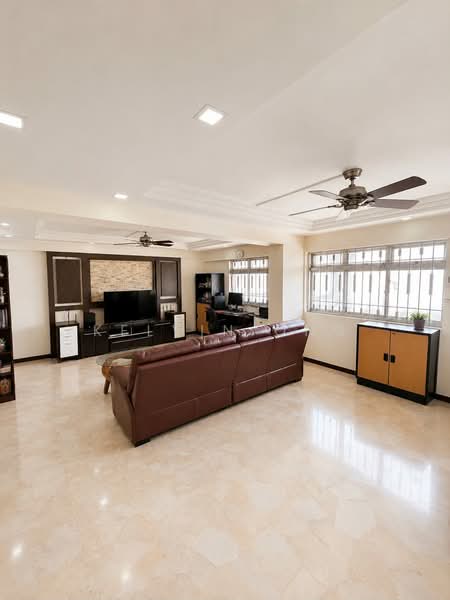 640 Pasir Ris Drive 1, 640 Pasir Ris Drive 1, 3 Bedrooms, 1,119 sqft, HDB Flat For Sale, by Kelvin Ong, 500081973 - Living Room - PropertyGuru.com.sg