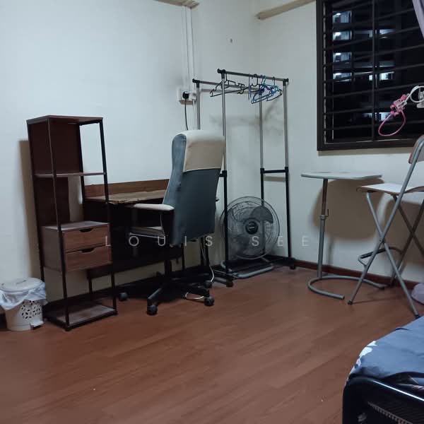 311 Bukit Batok Street 32, 311 Bukit Batok Street 32, Room Rental, 100 sqft, HDB Flat For Rent, by Louis See, 500081980 - Study - PropertyGuru.com.sg