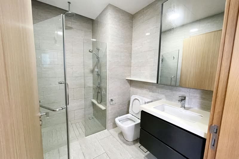 City Gate Apartment For Sale at S$ 1,590,000 | PropertyGuru Singapore - Bathroom