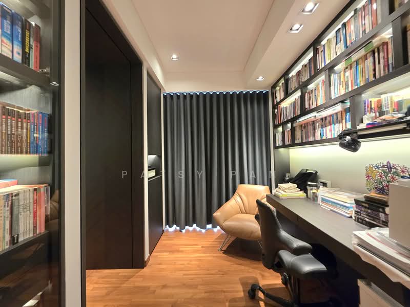 J Gateway Condominium For Sale at S$ 2,700,000 | PropertyGuru Singapore