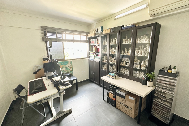 359 Clementi Avenue 2 HDB Flat For Sale at S$ 618,000 | PropertyGuru Singapore - Common Room