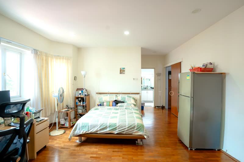 2.5 Storey Semi D in a Beautiful and Quiet Estate Semi-Detached House For Sale at S$ 7,000,000 | PropertyGuru Singapore - Bedroom