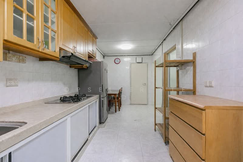664C Jurong West Street 64 HDB Flat For Sale at S$ 590,000 | PropertyGuru Singapore - Kitchen