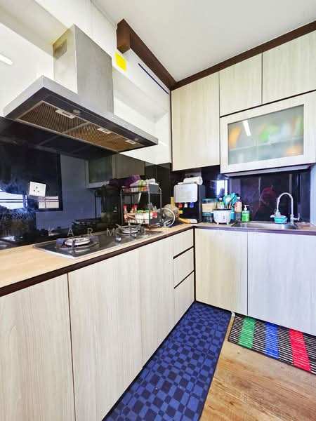 467A Bukit Batok West Avenue 9 HDB Flat For Sale at S$ 540,000 | PropertyGuru Singapore - Kitchen