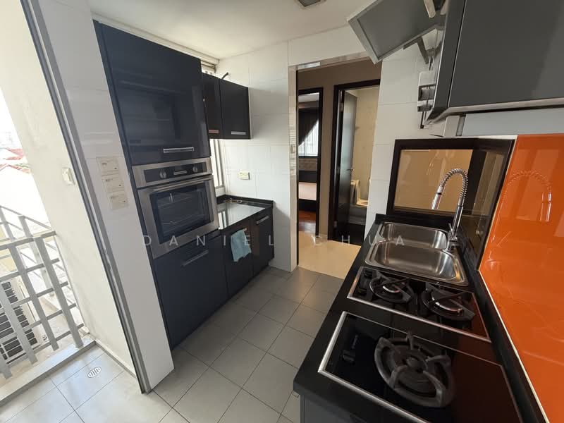 Platinum Edge, 18 Leicester Road, 2 Bedrooms, 796 sqft, Apartment For Rent, by Daniel Chua, 500082017 - Kitchen - PropertyGuru.com.sg