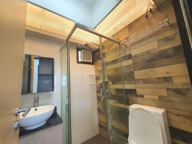 88 Dawson Road HDB Flat For Sale at S$ 980,000 | PropertyGuru Singapore - Bathroom