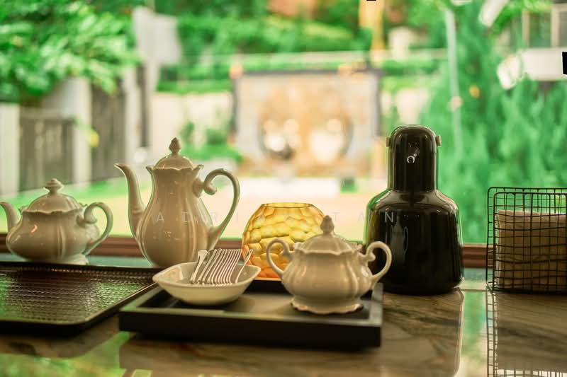 For Sale - Klimt Cairnhill