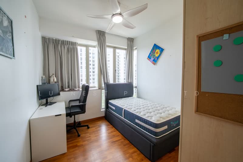 Rosewood Condominium For Sale at S$ 1,380,000 | PropertyGuru Singapore - Bedroom