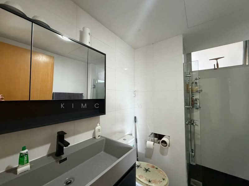 Oasis @ Elias Condominium For Sale at S$ 1,918,000 | PropertyGuru Singapore - Bathroom