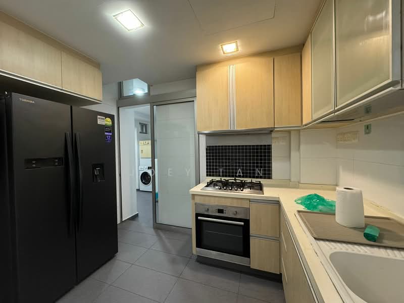 The Parc Condominium Condominium For Sale at S$ 2,500,000 | PropertyGuru Singapore - Kitchen