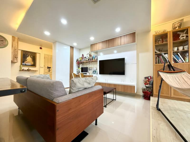 207B Compassvale Lane HDB Flat For Sale at S$ 708,000 | PropertyGuru Singapore - Living Room