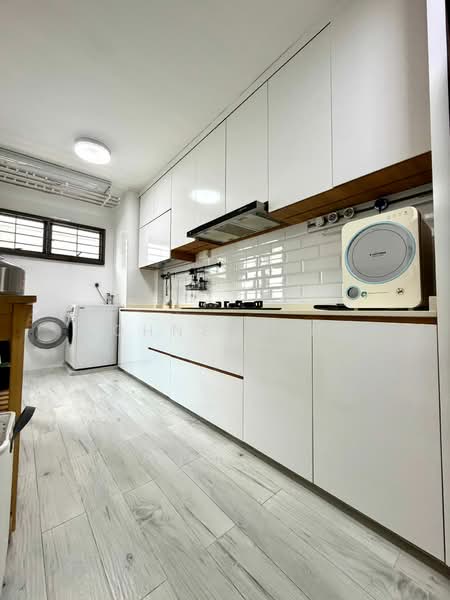 207B Compassvale Lane HDB Flat For Sale at S$ 708,000 | PropertyGuru Singapore - Kitchen