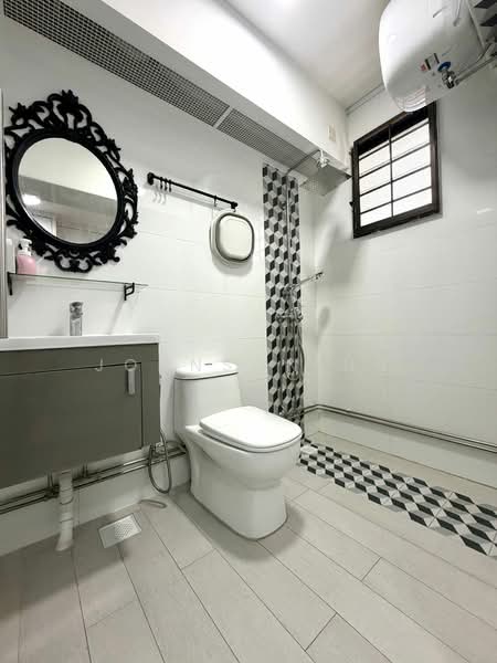 207B Compassvale Lane HDB Flat For Sale at S$ 708,000 | PropertyGuru Singapore - Bathroom