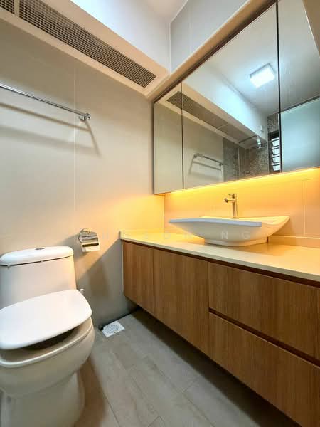 207B Compassvale Lane HDB Flat For Sale at S$ 708,000 | PropertyGuru Singapore - Bathroom