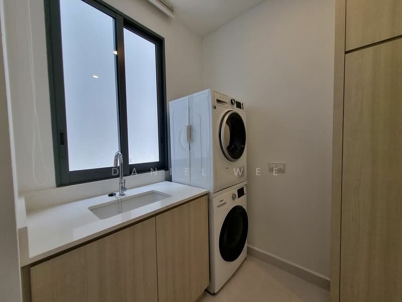 Greenwood Mews, 271 Greenwood Avenue, 5 Bedrooms, 3,100 sqft, Cluster House For Rent, by Daniel Wee, 500082066 - Laundry - PropertyGuru.com.sg