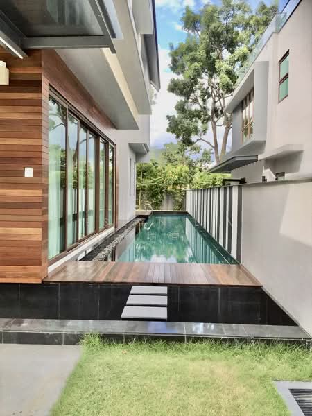 Beautiful 3 Storeys Bungalow Enjoy the lush trails of the Bukit Timah Nature Reserve, , 6 Bedrooms, 9,210 sqft, Bungalow House For Rent, by Jeslyn Lim 林瑞香, 500082076 - Exterior - PropertyGuru.com.sg