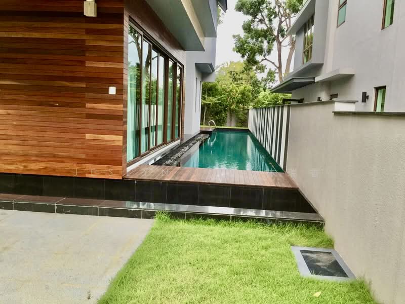 Beautiful 3 Storeys Bungalow Enjoy the lush trails of the Bukit Timah Nature Reserve, , 6 Bedrooms, 9,210 sqft, Bungalow House For Rent, by Jeslyn Lim 林瑞香, 500082076 - Exterior - PropertyGuru.com.sg